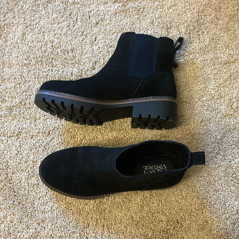 Crown Vintage Chelsea Boots